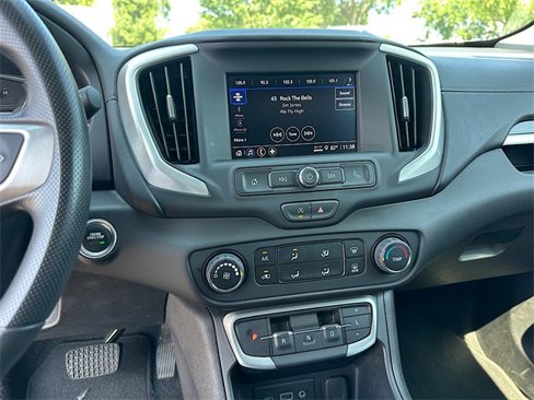 Used 2024 GMC Terrain SLE image 25