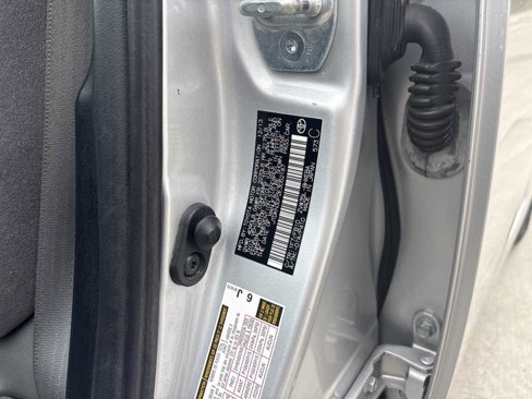 Used 2014 Toyota Prius Plug-In Hybrid image 22