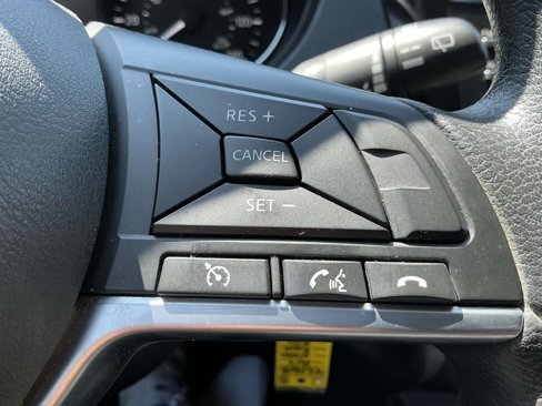 Used 2017 Nissan Rogue S image 16
