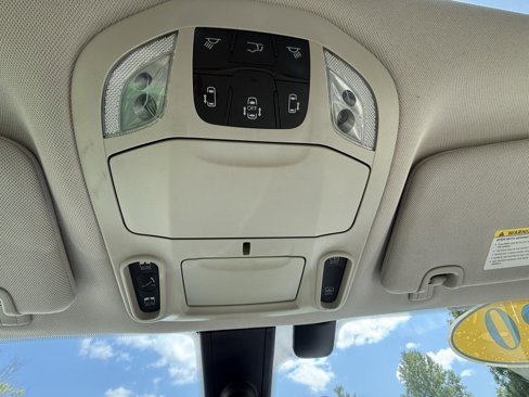 Used 2020 Chrysler Pacifica Limited image 29