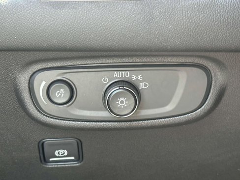 Certified 2022 GMC Terrain SLE w/ Driver Convenience Package image 7