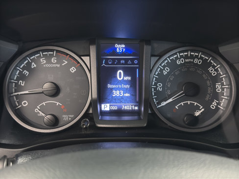Used 2016 Toyota Tacoma TRD Sport image 17