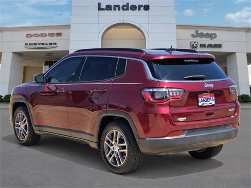 Used 2020 Jeep Compass Latitude image 4