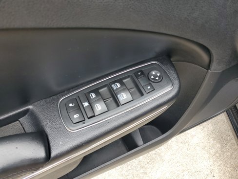 Used 2012 Dodge Charger SE image 12