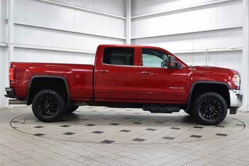 Used 2018 GMC Sierra 2500 SLE w/ SLE Preferred Package image 8