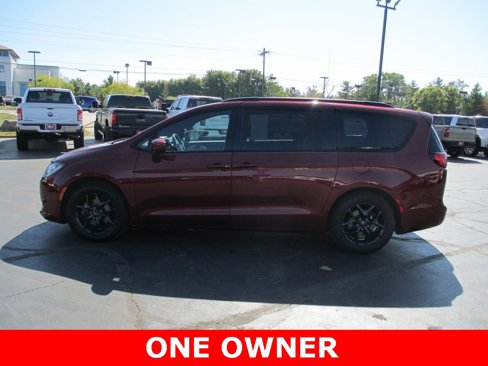 Used 2018 Chrysler Pacifica Touring-L w/ Premium Audio Group image 8
