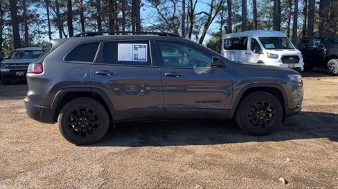 Used 2023 Jeep Cherokee Altitude Lux image 10
