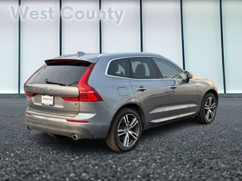 Used 2019 Volvo XC60 T5 Momentum w/ Multimedia Package image 4