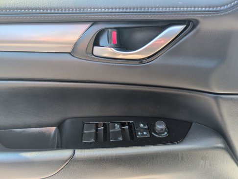 Used 2017 MAZDA CX-5 Touring image 10