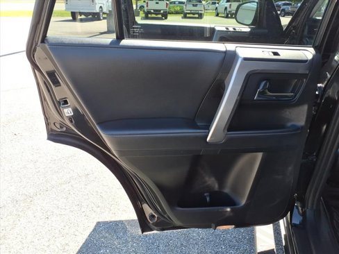 Used 2022 Toyota 4Runner SR5 image 37