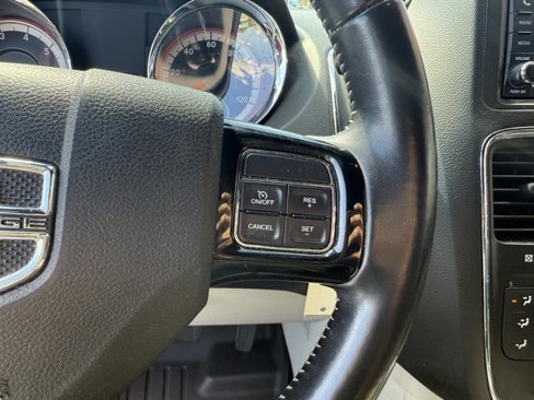 Used 2019 Dodge Grand Caravan SXT image 28