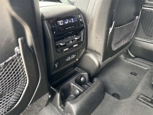 Used 2022 Jeep Grand Cherokee L Limited image 17