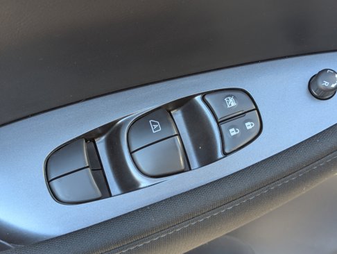 Used 2023 Nissan Leaf S image 22