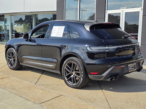 Used 2023 Porsche Macan Turbo image 3