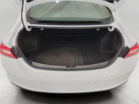 Used 2024 Chevrolet Malibu LT image 14