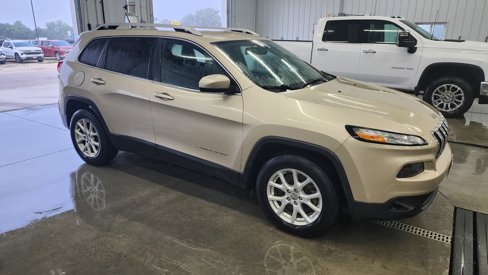 Used 2014 Jeep Cherokee Latitude w/ Comfort/Convenience Group image 3