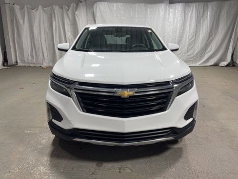 Used 2023 Chevrolet Equinox LT image 2