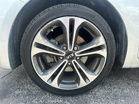 Used 2014 Kia Forte EX image 19