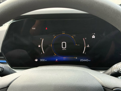 Used 2024 Chevrolet Trax LT image 18