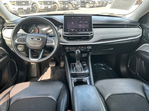 Used 2022 Jeep Compass Latitude image 12