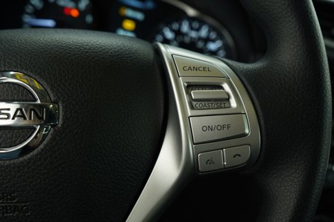 Used 2016 Nissan Rogue SV image 25