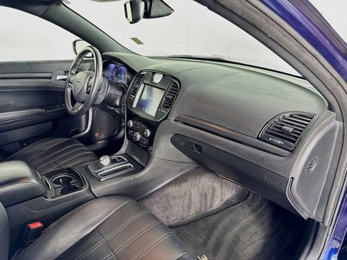 Used 2016 Chrysler 300 S image 34