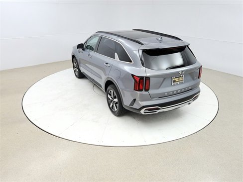 Used 2021 Kia Sorento EX w/ Panoramic Sunroof Package image 17