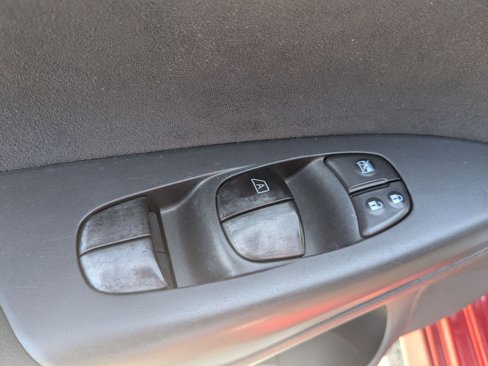 Used 2013 Nissan Sentra SR w/ Driver Pkg image 11