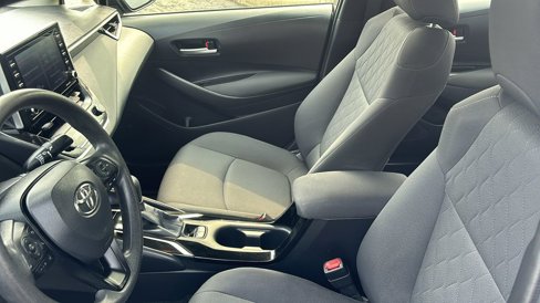 Used 2021 Toyota Corolla LE image 24