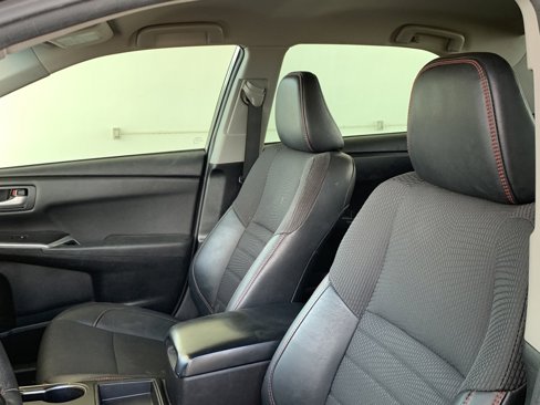 Used 2017 Toyota Camry SE image 13