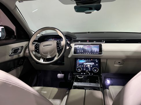 Used 2018 Land Rover Range Rover Velar R-Dynamic HSE image 26