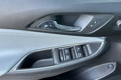 Used 2019 Chevrolet Cruze Premier w/ Sun And Sound Package image 11