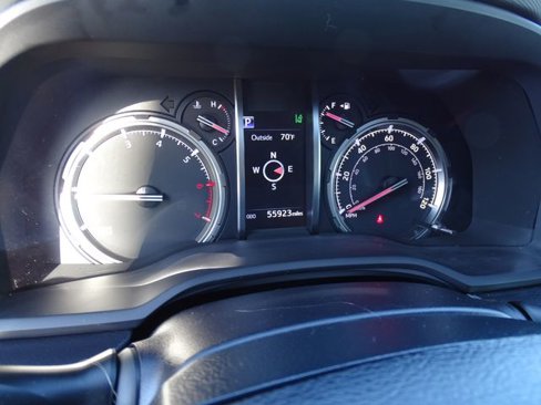 Used 2020 Toyota 4Runner Limited image 18