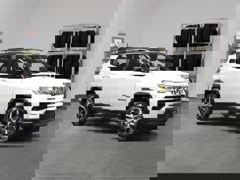New 2025 Jeep Compass Limited image 7
