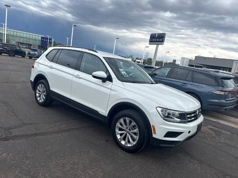Used 2020 Volkswagen Tiguan S image 3
