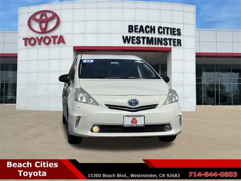 Used 2013 Toyota Prius V Five image 3