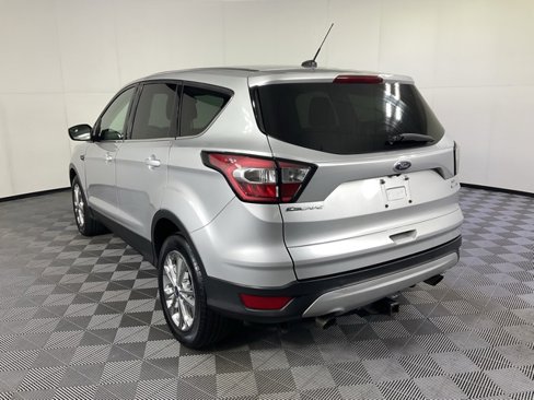 Used 2017 Ford Escape SE image 4