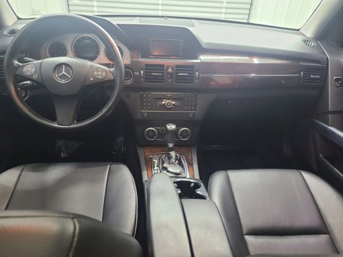 Used 2011 Mercedes-Benz GLK 350 4MATIC image 2