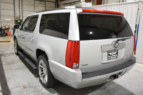 Used 2011 Cadillac Escalade ESV Premium image 12