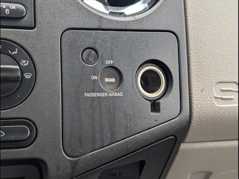 Used 2010 Ford F250 XLT image 13