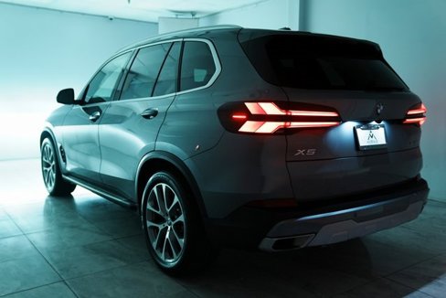 Used 2024 BMW X5 xDrive40i w/ Premium Package image 46