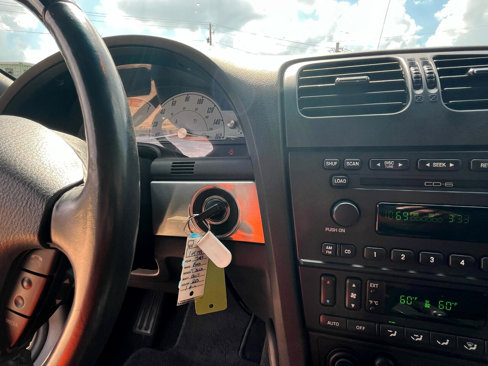 Used 2002 Ford Thunderbird image 28