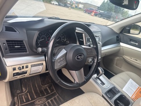 Used 2010 Subaru Outback 2.5i Premium w/ Popular Equipment Group 1B image 49