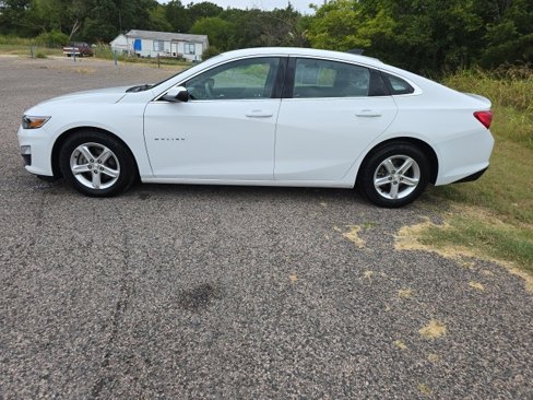 Used 2020 Chevrolet Malibu LS w/ Driver Confidence Package II image 2