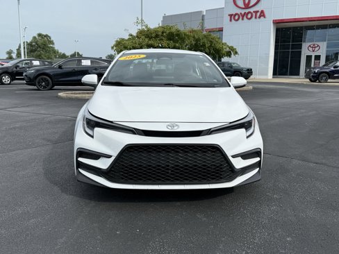 Used 2025 Toyota Corolla SE image 2