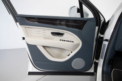 Used 2023 Bentley Bentayga Extended Wheelbase image 34