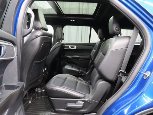 Used 2020 Ford Explorer XLT w/ Equipment Group 202A image 10