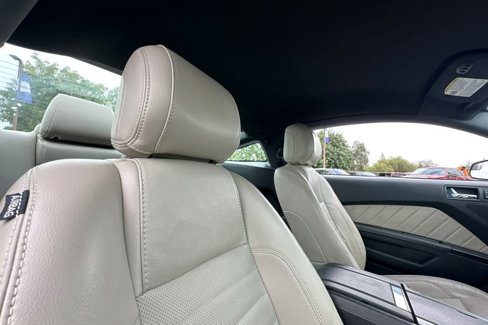 Used 2014 Ford Mustang Premium image 16