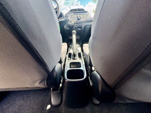 Used 2010 Honda Fit image 12