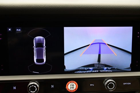 Used 2025 Porsche Macan image 31